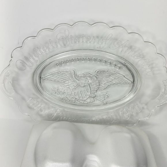 Avon Vintage United States 1776 Bicentennial 1976 Glass Plate and 2pc Soap Set - Picture 10 of 11